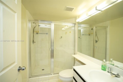 Copropriété à louer à Aventura, Floride: 3 chambres, 157.38 m2 № 2047754 - photo 24