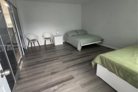 House in Margate, Florida 3 bedrooms, 120.77 sq.m. № 2006364 - photo 17