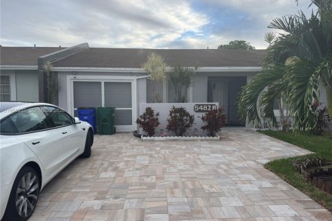 Casa en Margate, Florida 2 dormitorios, 91.42 m2 № 2006364