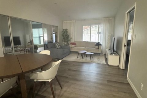 Снять в аренду виллу или дом в Маргит, Флорида 2 спальни, 91.42м2, № 2006364 - фото 7