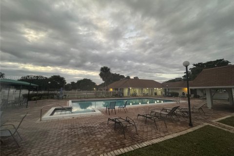 Снять в аренду виллу или дом в Маргит, Флорида 2 спальни, 91.42м2, № 2006364 - фото 23