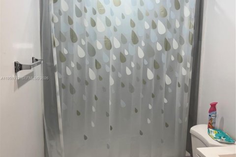 Снять в аренду виллу или дом в Маргит, Флорида 2 спальни, 91.42м2, № 2006364 - фото 11