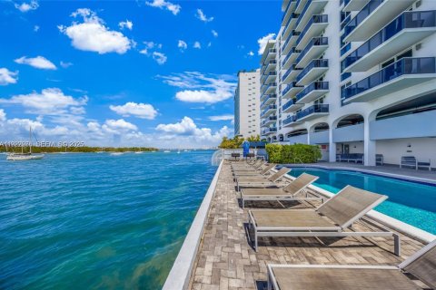 Copropriété à louer à North Bay Village, Floride: 1 chambre, 70.61 m2 № 1976760 - photo 1