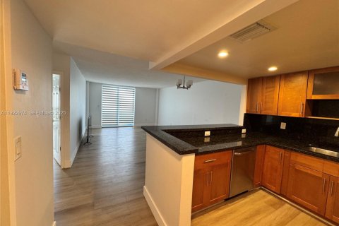 Copropriété à louer à North Bay Village, Floride: 1 chambre, 70.61 m2 № 1976760 - photo 3