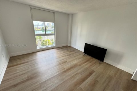 Copropriété à louer à North Bay Village, Floride: 1 chambre, 70.61 m2 № 1976760 - photo 11