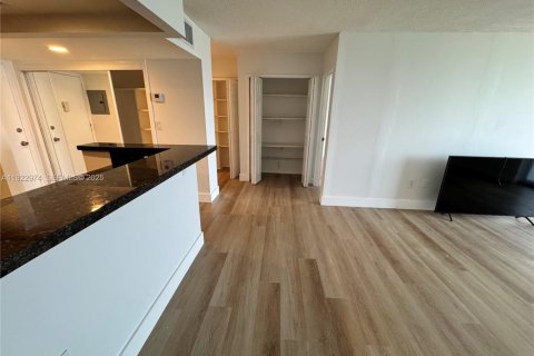 Copropriété à louer à North Bay Village, Floride: 1 chambre, 70.61 m2 № 1976760 - photo 6