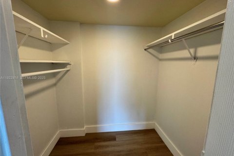 Copropriété à louer à North Bay Village, Floride: 1 chambre, 70.61 m2 № 1976760 - photo 13