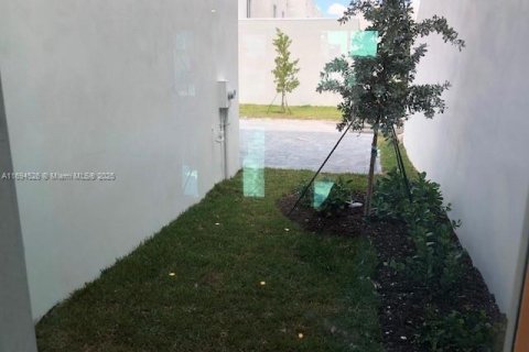 Touwnhouse à vendre à Doral, Floride: 3 chambres, 151.24 m2 № 2035468 - photo 12