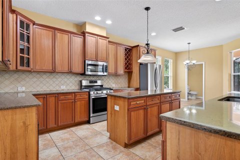 House in Tampa, Florida 4 bedrooms, 290.32 sq.m. № 1803201 - photo 14