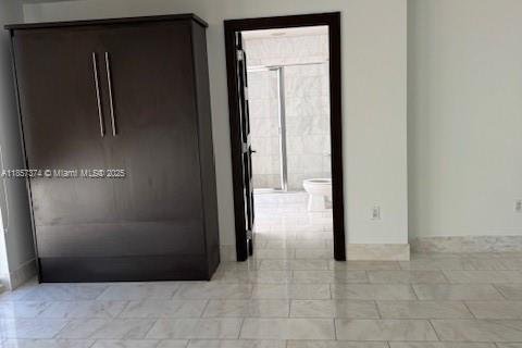 Condo in Hallandale Beach, Florida, 3 bedrooms № 1881683 - photo 12