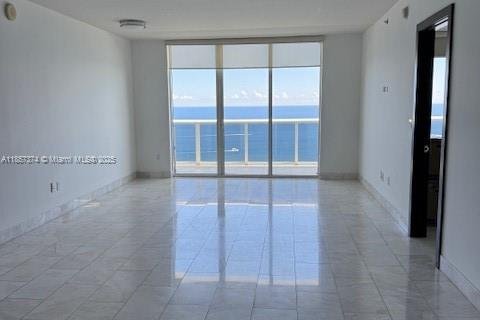 Condo in Hallandale Beach, Florida, 3 bedrooms № 1881683 - photo 4