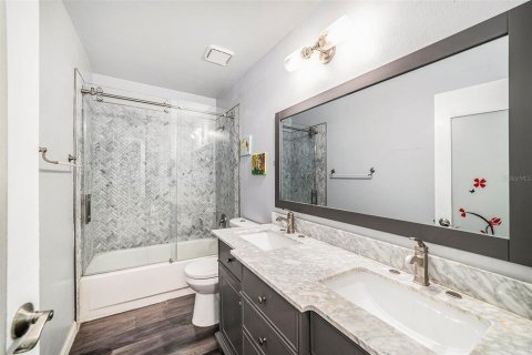 Casa en venta en Valrico, Florida, 4 dormitorios, 220.55 m2 № 1624562 - foto 27