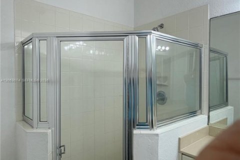 Touwnhouse à vendre à Doral, Floride: 3 chambres, 140.38 m2 № 2266146 - photo 18