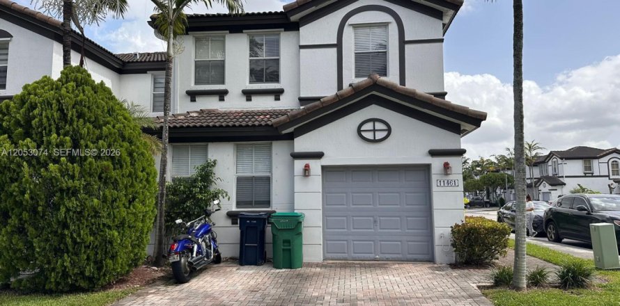 Touwnhouse à Doral, Floride 3 chambres, 140.38 m2 № 2266146