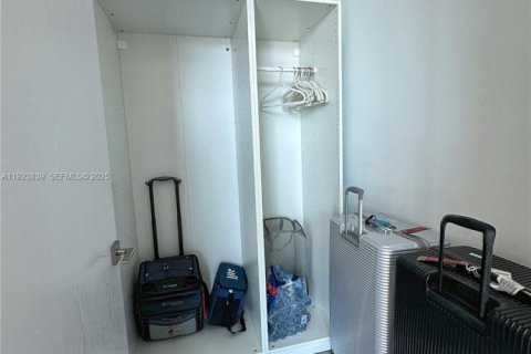 Снять в аренду квартиру в Санни-Айлс-Бич, Флорида 3 спальни, 195.09м2, № 1982880 - фото 17