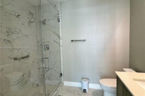 Снять в аренду квартиру в Санни-Айлс-Бич, Флорида 3 спальни, 195.09м2, № 1982880 - фото 6