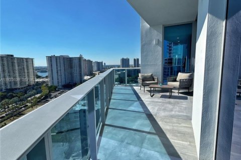 Снять в аренду квартиру в Санни-Айлс-Бич, Флорида 3 спальни, 195.09м2, № 1982880 - фото 16