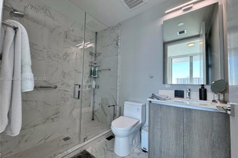 Снять в аренду квартиру в Санни-Айлс-Бич, Флорида 3 спальни, 195.09м2, № 1982880 - фото 14