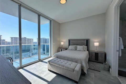 Снять в аренду квартиру в Санни-Айлс-Бич, Флорида 3 спальни, 195.09м2, № 1982880 - фото 12