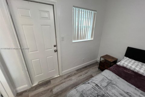 House in Fort Lauderdale, Florida 1 bedroom, 155.61 sq.m. № 1955908 - photo 8