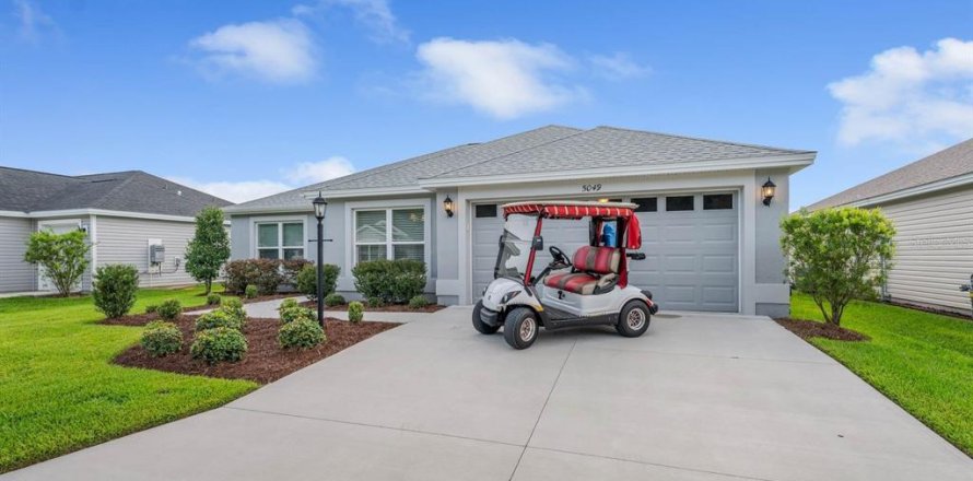 Casa en The Villages, Florida 3 dormitorios, 145.76 m2 № 1837126