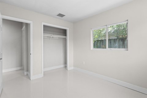 Commercial property in Fort Lauderdale, Florida 232.63 sq.m. № 2167921 - photo 6