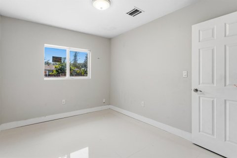 Commercial property in Fort Lauderdale, Florida 232.63 sq.m. № 2167921 - photo 5