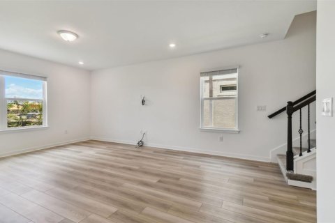 Casa en venta en Riverview, Florida, 5 dormitorios, 241.27 m2 № 1733045 - foto 6