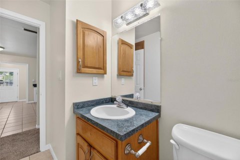 House in Tampa, Florida 3 bedrooms, 110 sq.m. № 2221955 - photo 16