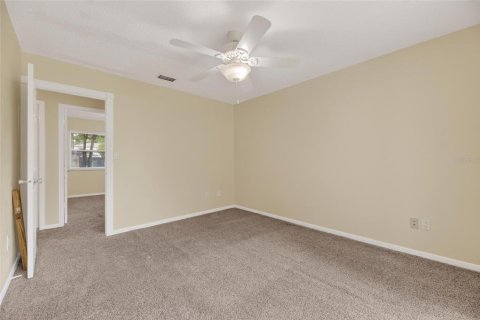 House in Tampa, Florida 3 bedrooms, 110 sq.m. № 2221955 - photo 27