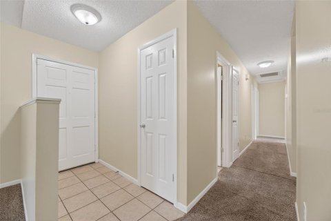 House in Tampa, Florida 3 bedrooms, 110 sq.m. № 2221955 - photo 5