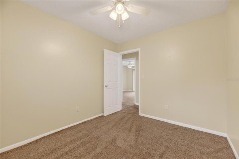 House in Tampa, Florida 3 bedrooms, 110 sq.m. № 2221955 - photo 19