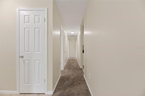 House in Tampa, Florida 3 bedrooms, 110 sq.m. № 2221955 - photo 14
