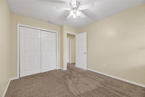 House in Tampa, Florida 3 bedrooms, 110 sq.m. № 2221955 - photo 22