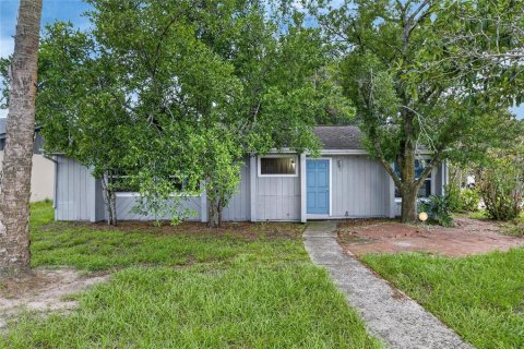 House in Tampa, Florida 3 bedrooms, 110 sq.m. № 2221955 - photo 2