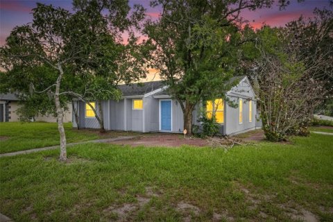 House in Tampa, Florida 3 bedrooms, 110 sq.m. № 2221955