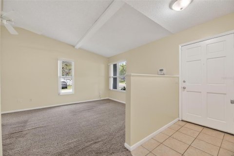 House in Tampa, Florida 3 bedrooms, 110 sq.m. № 2221955 - photo 6