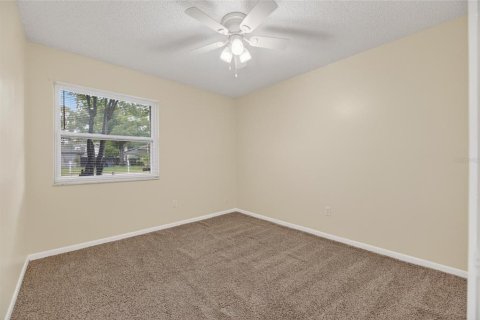House in Tampa, Florida 3 bedrooms, 110 sq.m. № 2221955 - photo 20