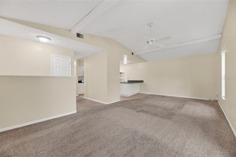 House in Tampa, Florida 3 bedrooms, 110 sq.m. № 2221955 - photo 9
