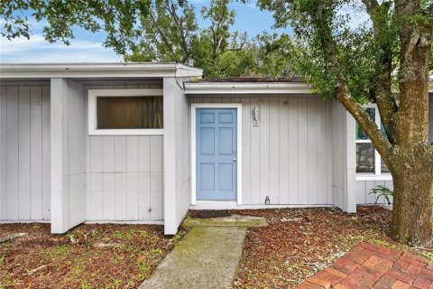 House in Tampa, Florida 3 bedrooms, 110 sq.m. № 2221955 - photo 3