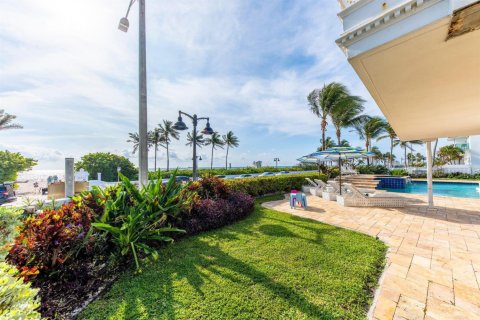 Casa en venta en Fort Lauderdale, Florida, 5 dormitorios, 384.62 m2 № 2169572 - foto 28