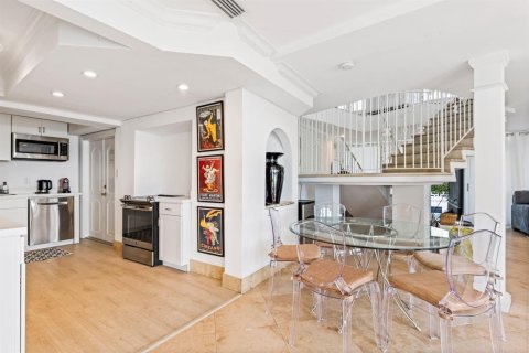 Casa en venta en Fort Lauderdale, Florida, 5 dormitorios, 384.62 m2 № 2169572 - foto 17