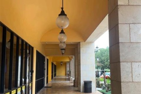 Commercial property in Orlando, Florida 214.33 sq.m. № 2214244 - photo 4