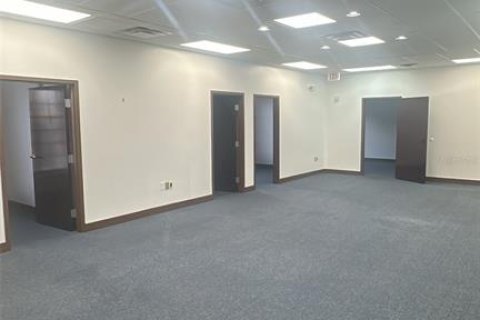Commercial property in Orlando, Florida 214.33 sq.m. № 2214244 - photo 13