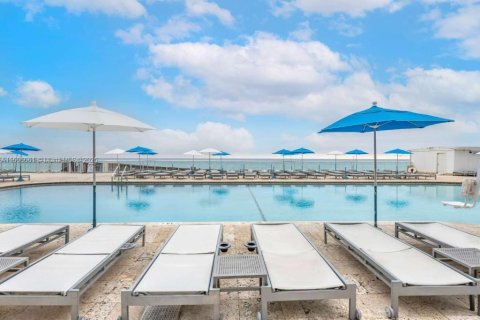 Copropriété à louer à Sunny Isles Beach, Floride: 33.44 m2 № 1977300 - photo 15