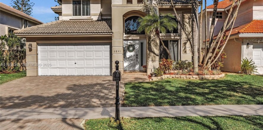 House in Margate, Florida 4 bedrooms, 196.02 sq.m. № 1996850