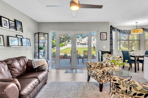 House in Margate, Florida 4 bedrooms, 196.02 sq.m. № 1996850 - photo 11