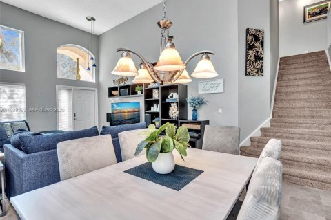 House in Margate, Florida 4 bedrooms, 196.02 sq.m. № 1996850 - photo 4