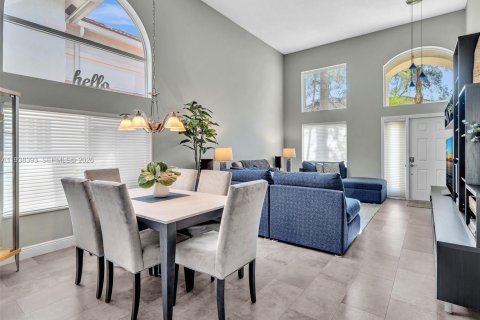 House in Margate, Florida 4 bedrooms, 196.02 sq.m. № 1996850 - photo 3