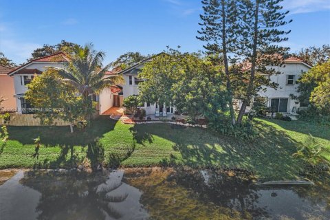 House in Margate, Florida 4 bedrooms, 196.02 sq.m. № 1996850 - photo 28